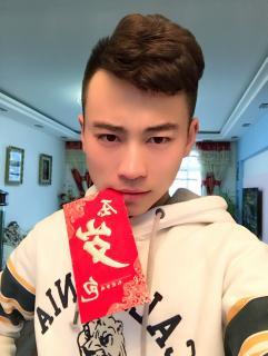 李易吻戏视频大全,浪漫瞬间，甜蜜回忆